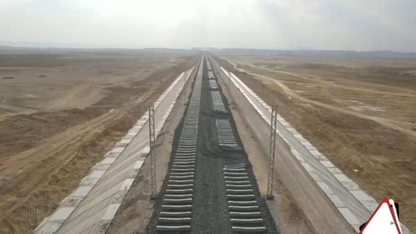 البلنكات المصرية بالقطار الكهربائي السريع