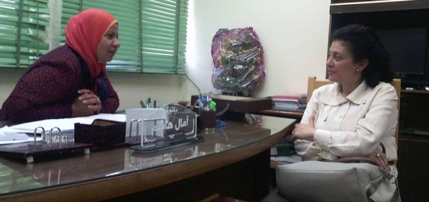 الدكتورة آمال هاشم، وكيل وزارة الصحة بالفيوم، والدكتورة ميرفت فؤاد، رئيس قسم التفتيش الصيدلي بالمديرية