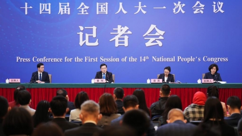 مؤتمر صحفي لوزير الخارجية الصيني «تشين جانج»