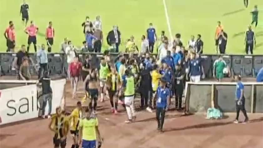 اشتباكات سابقة خلال احدى مباريات الدوري العام المصري