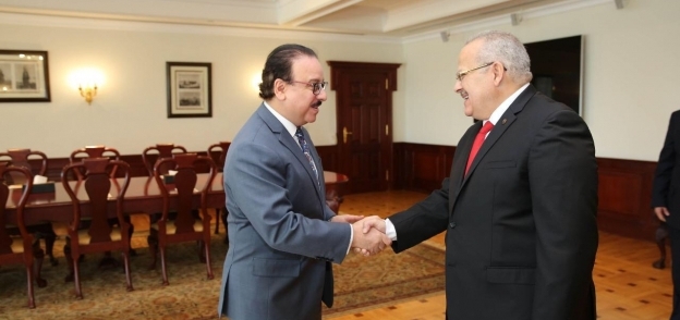 رئيس جامعة القاهرة مع وزير الاتصالات