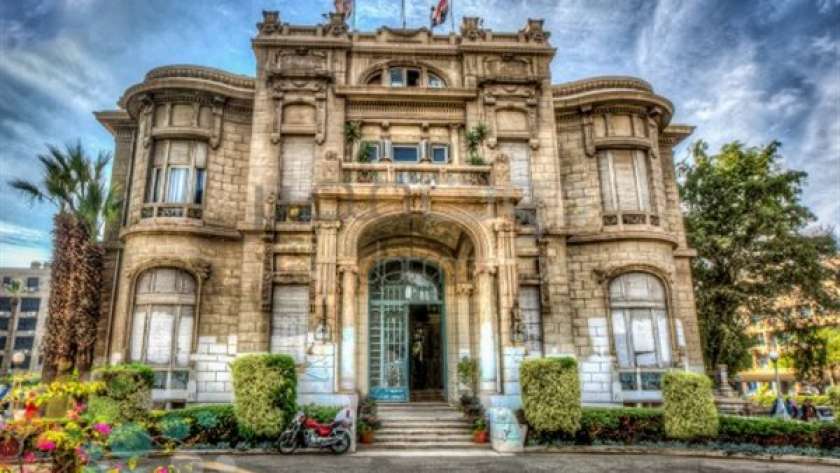 قصر الزعفران داخل جامعة عين شمس