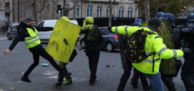 احتجاجات "السرتات الصفراء" في باريس