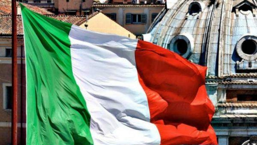انخفاض في عدد الوفيات بكورونا في إيطاليا