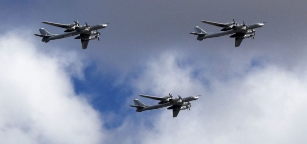 طائرات الجيش تحلق في سماء الإسماعيلية احتفالا بذكرى انتصارات أكتوبر. صورة أرشيفية