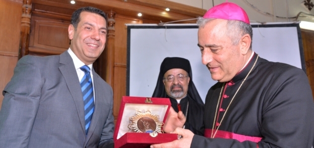 سفير الفاتيكان من اسيوط : مصر ارض مباركة وباركها الله وادعو اقباط العالم للحج المقدس لها
