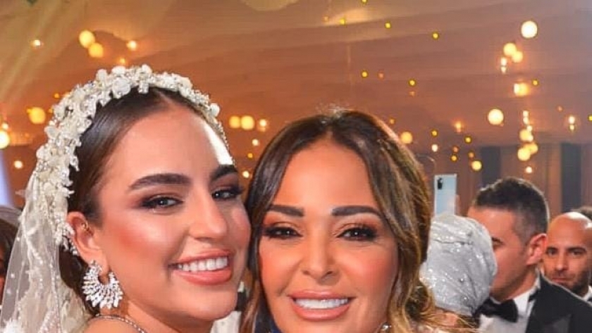 داليا البحيري تحتفل بحفل زفاف ابنة شقيقتها