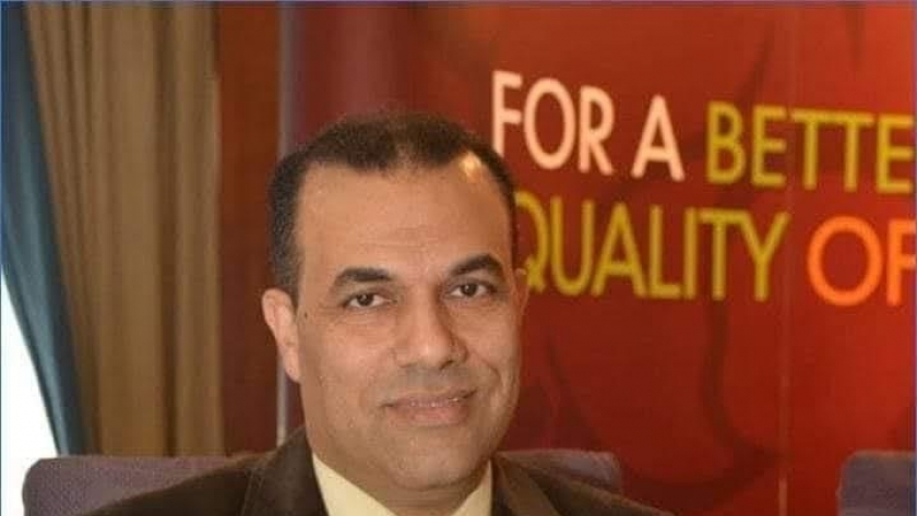 الدكتور السيد عبد الجواد وكيل وزارة الصحة بالأقصر