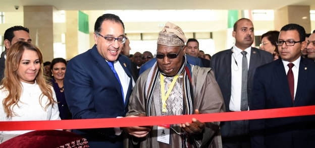 رئيس الوزراء خلال افتتاح المعرض الأول للتجارة البينية الأفريقية
