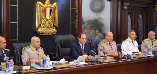 الرئيس عبد الفتاح السيسي خلال اجتماعه بقادة القوات المسلحة