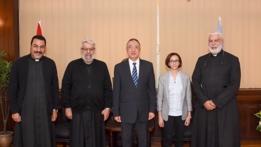 محافظ الإسكندرية يستقبل وكيل عام البطريركية الكاثوليكية