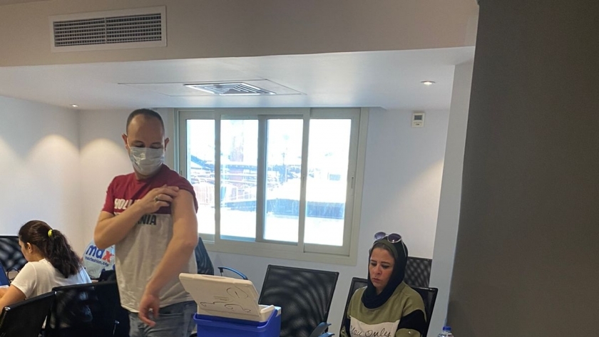 تطعيم العاملين بشركات السياحة بالاسكندرية