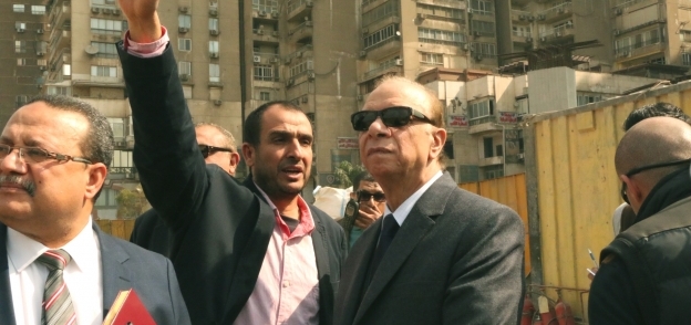 محافظ القاهرة يتفقد محور روض الفرج