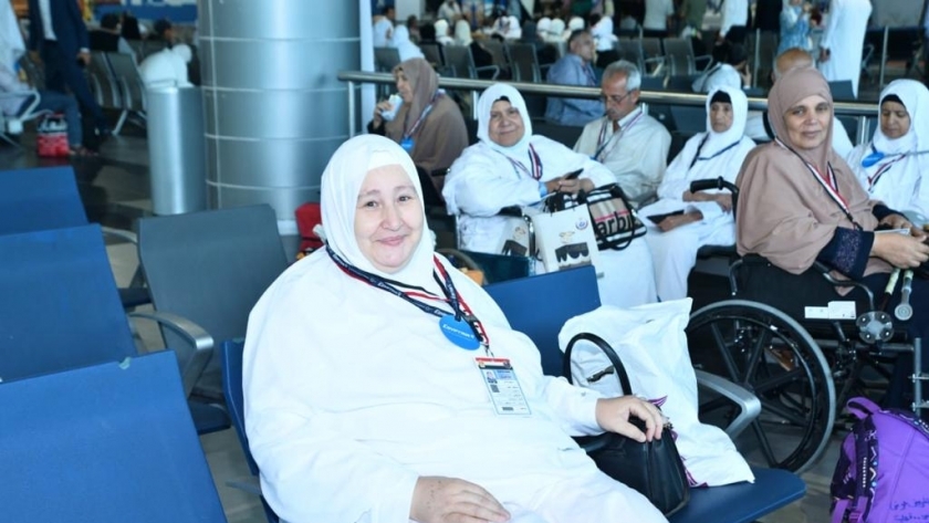 الحجاج المصريين المسافرين للحج هذا العام عبر رحلات شركة مصر للطيران
