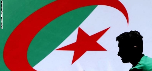 جزائريون ينتفضون عبر الشبكات الاجتماعية ضد استخدام الفرنسية
