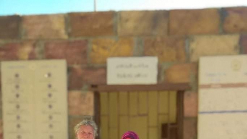 استرالى" أول زائر لمعبد ايزيس بأسوان بعد افتتاحه بحضور الوزير
