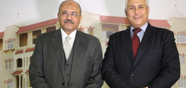 السفير محمد غنيم سفير مصر بسلطنة عمان والمهندس محمود حجازى