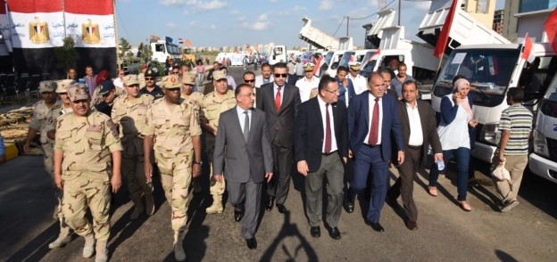 محافظ الاسكندرية يتفقد المعدات الثقيلة المجهزة لمواجهة أي أزمة