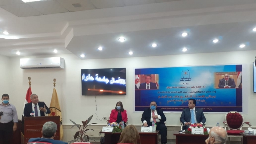 الدكتور خالد عبدالغفار وزير التعليم العالى يفتتح تجديدات كلية التجارة جامعة حلوان