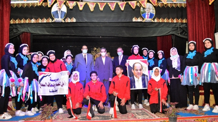محافظ الغربية يشارك 100 طالب من ذوي الهمم إفطارهم بمدرسة ناصر