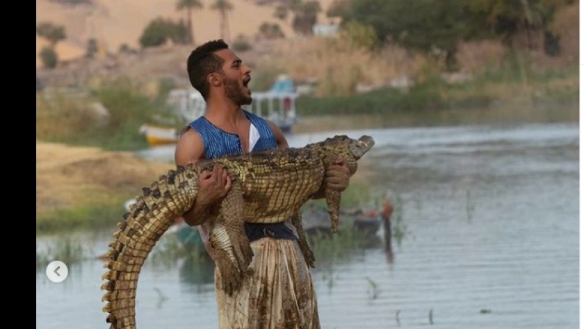 محمد رمضان يحمل«تمساح» في مسلسل«موسى»