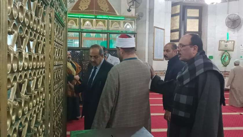 رئيس مدينة دسوق الجديد يتفقد مسجد إبراهيم الدسوقي