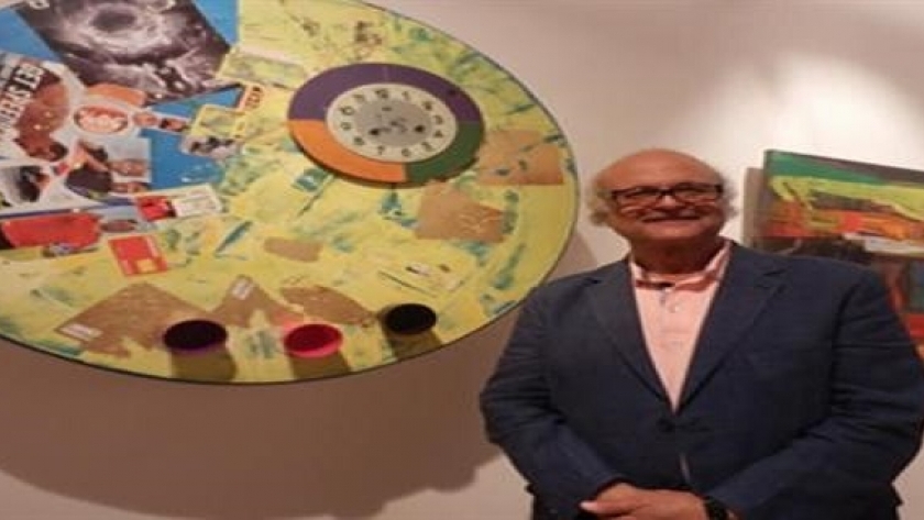 الفنان رضا عبدالسلام احد منظمي معرض نوستالجيا