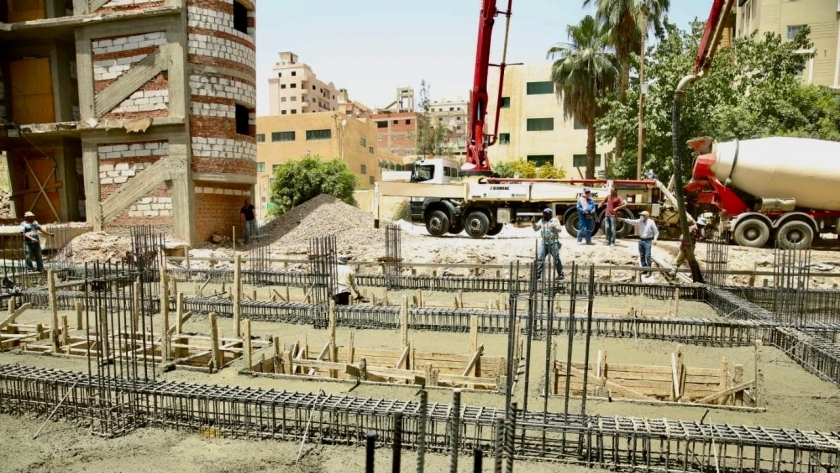 محافظ كفر الشيخ يتابع إنشاء مبنى الدرجات بالمستشفي العام   