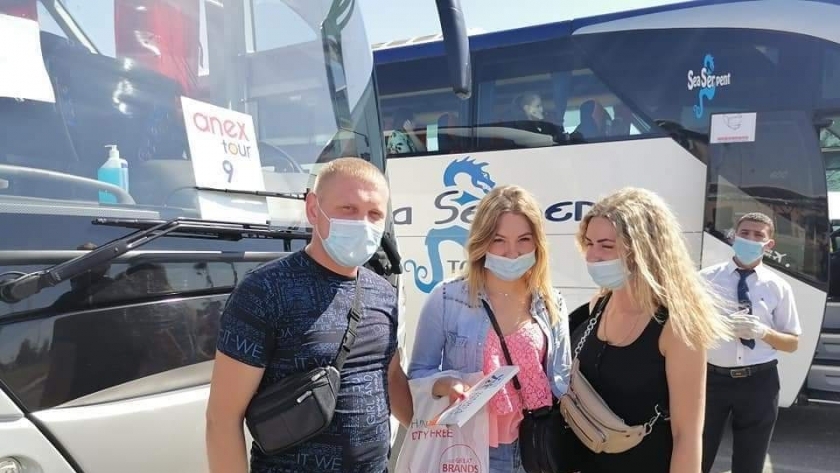 وصول السائحين الأوكران إلى فنادق الغردقة