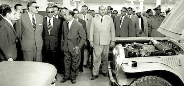 إحدى الصور القديمة للمصنع يظهر بها الرئيس عبدالناصر