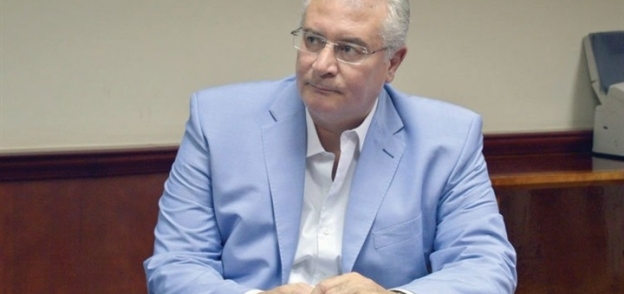 الإعلامى عمرو الشناوي
