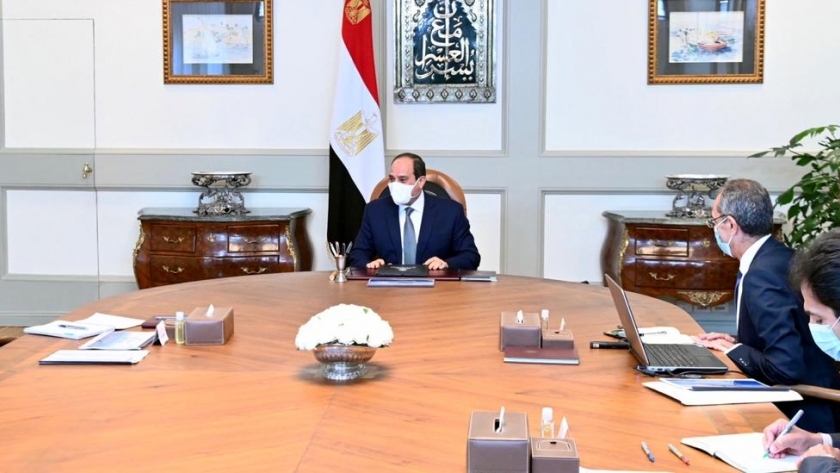 اجتماع الرئيس مع رئيس الوزراء ووزير الاتصالات