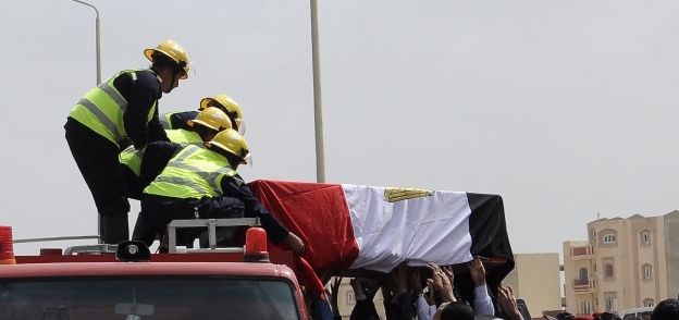 بالصور| أهالي الإسكندرية يشيعون جنازة الشهيد مهيد الهواري