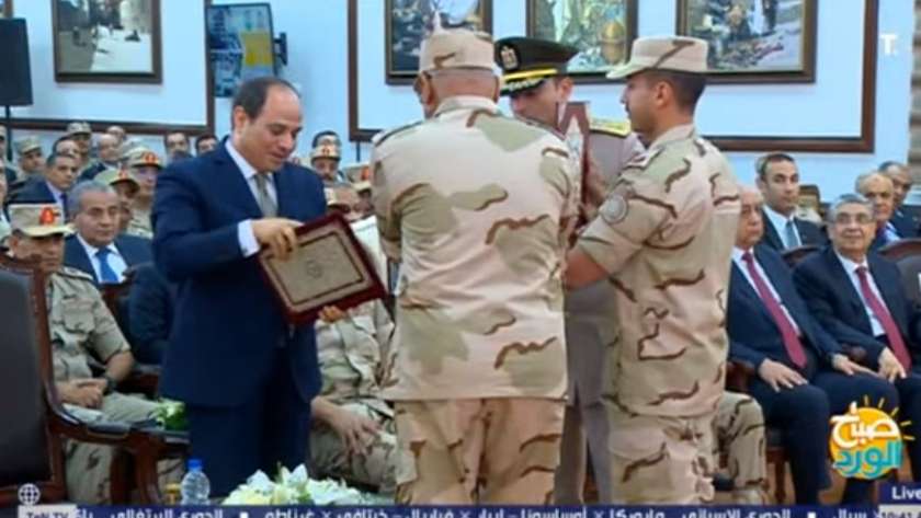 الرئيس السيسي واللواء مختار عبد اللطيف