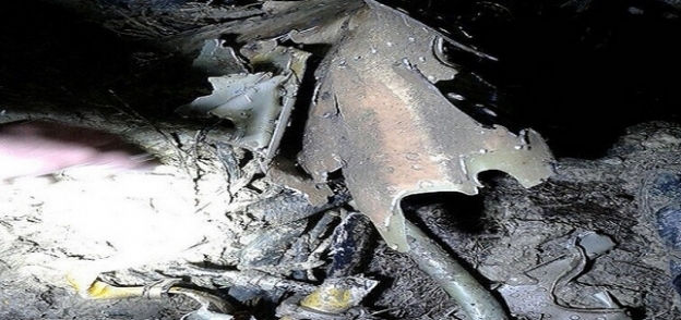 حطام الطائرة الحربية السورية التي تحطمت بالقرب من الحدود السورية التكية