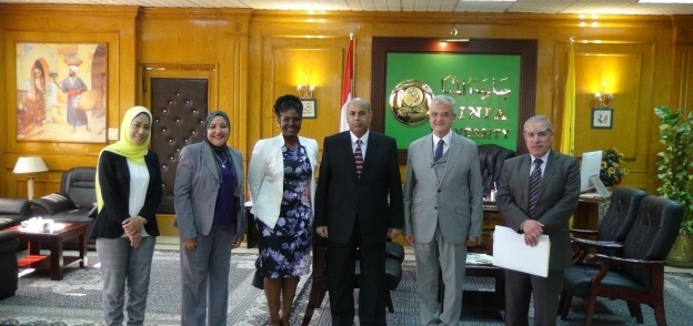 رئيس جامعة المنيا يستقبل وفد السفارة الأمريكية