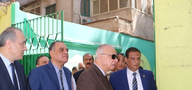 محافظ القاهرة يتابع مقرات اللجان
