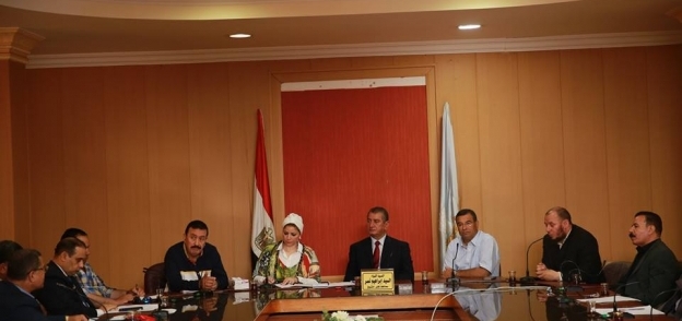 محافظ كفر الشيخ خلال لقائه مع رئيس جمعية نساء مصر