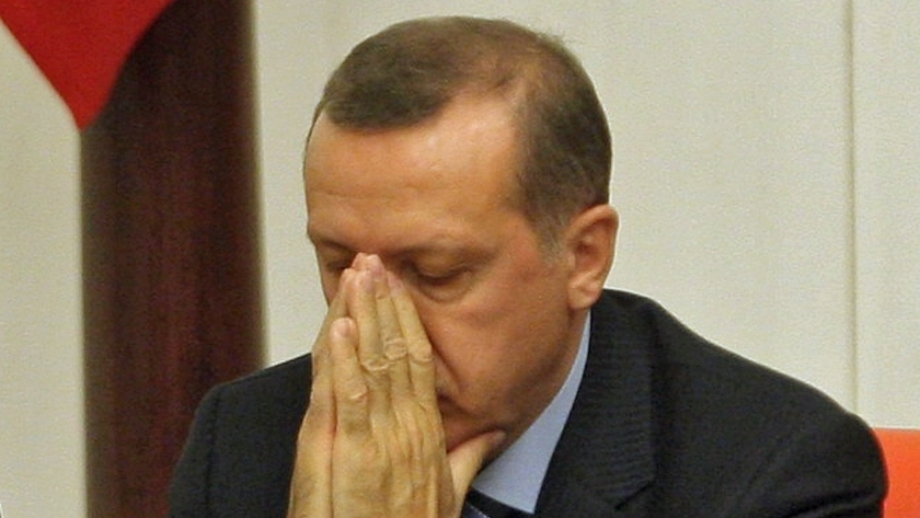 الباحث عن الشرعية.. هل يتراجع أردوغان عن اتفاقه مع السراج بعد إلغاءه؟