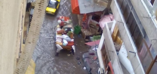 الاسكندرية تغرق في مياه الأمطار
