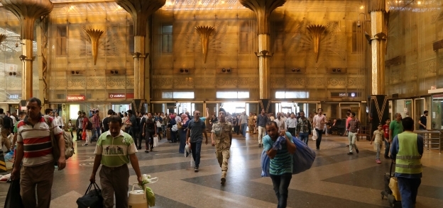 محطة مصر تشهد إقبالاً كبيراً من المواطنين فى الأعياد