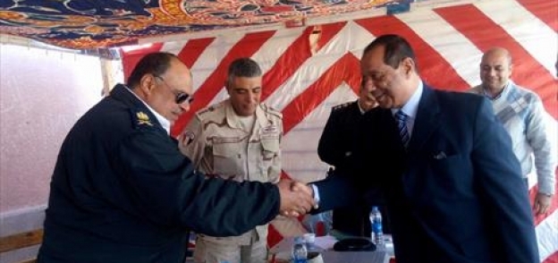 بالصور| السكرتير العام المساعد بجنوب سيناء يتفقد انتخابات جولة الإعادة بالدائرة الثالثة