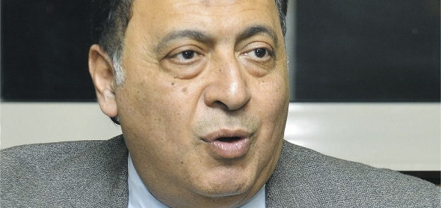 الدكتور أحمد عماد - وزير الصحة
