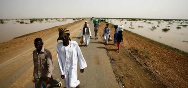 بالصور| بسبب الفيضانات.. آلاف السودانيون بلا مأوى