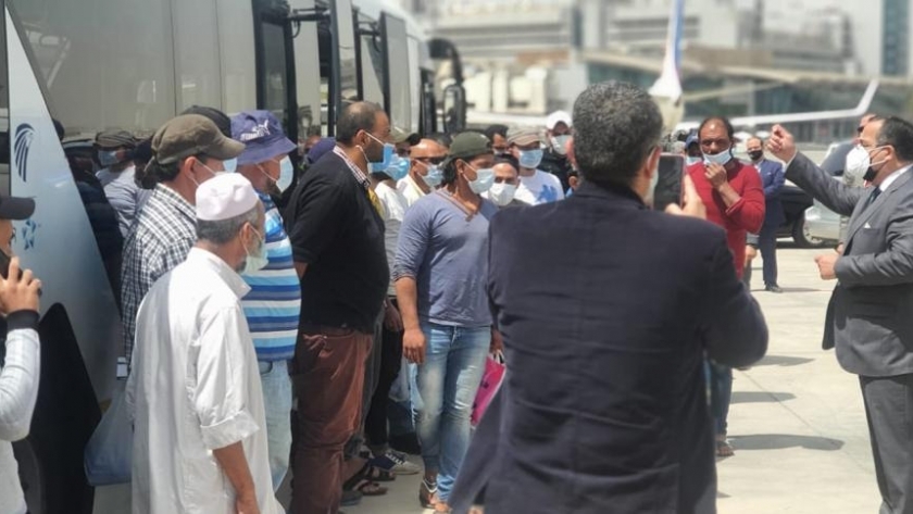 وصول الصيادين المصريين المحتجزين في إريتريا لمطار القاهرة