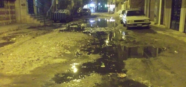 برك مياه الصرف الصحي تحاصر أهالي مساكن الجون في العيد بالفيوم