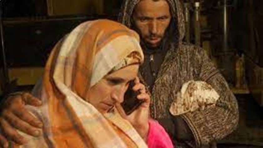 والدا ريان خلال اتصال ملك المغرب لتعزيتهما