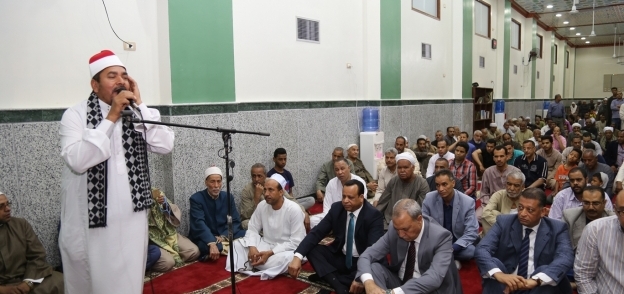 بالصور| محافظ قنا يفتتح مسجد الإخلاص بمدينة العمال