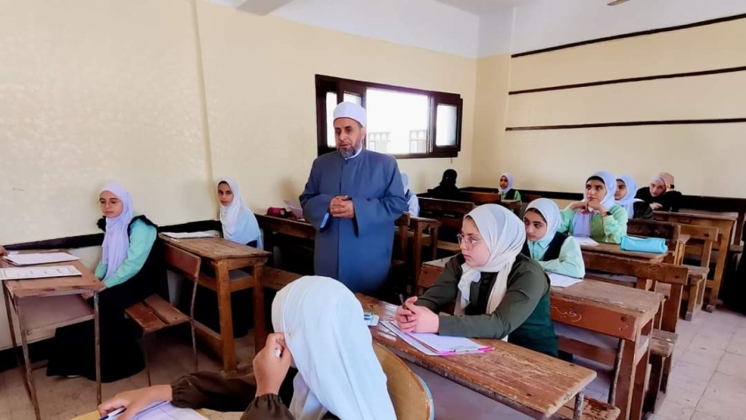 أزهر الشرقية: هدوء تام بامتحانات النقل الابتدائي والإعدادي 