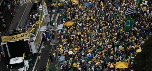 بالصور| تعبئة ضعيفة في التظاهرات ضد الفساد في البرازيل